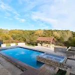 Maison Tiny Bwa Country house