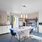 Maison Tiny Bwa *