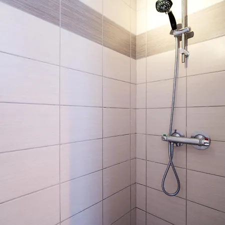 Maison Tiny Bwa Gospodarstwo wiejskie Saint-Cernin-de-lʼHerm